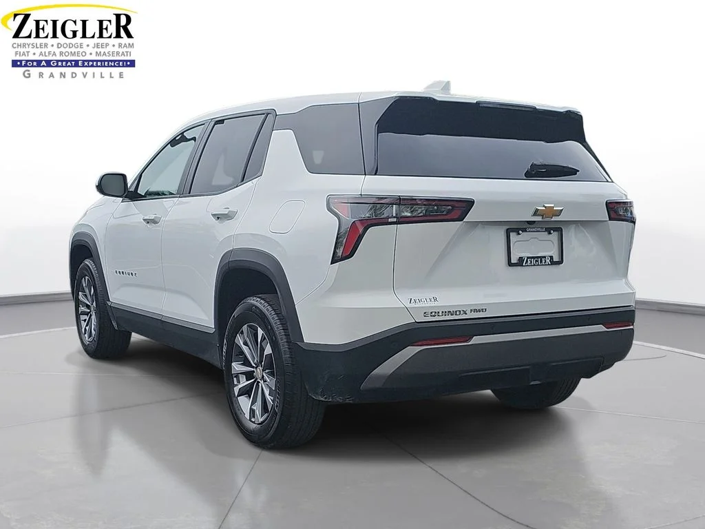 Used 2025 White Chevrolet LT image 7