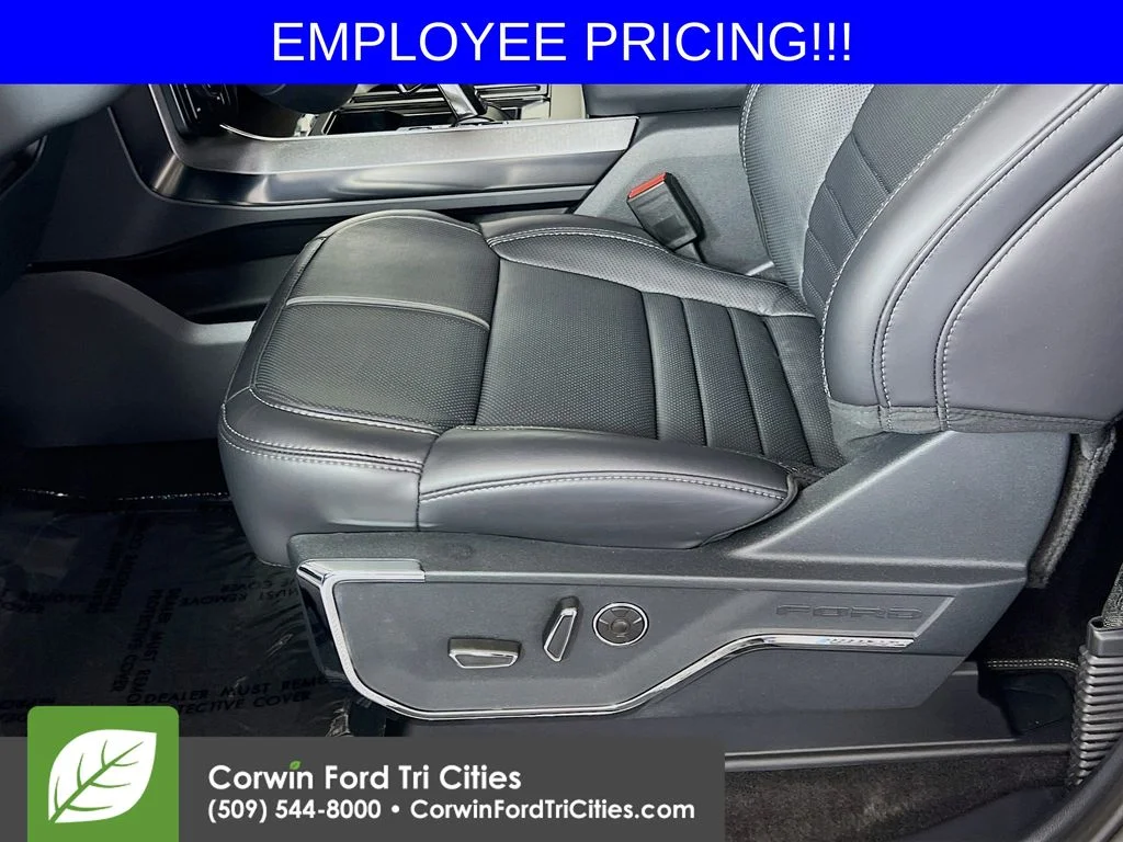 New 2026 Star White Metallic Tri-Coat Ford Platinum image 23