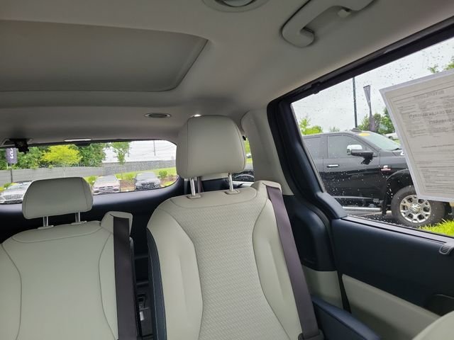 Certified Used 2025 Panthera Metal Kia SX Prestige image 13