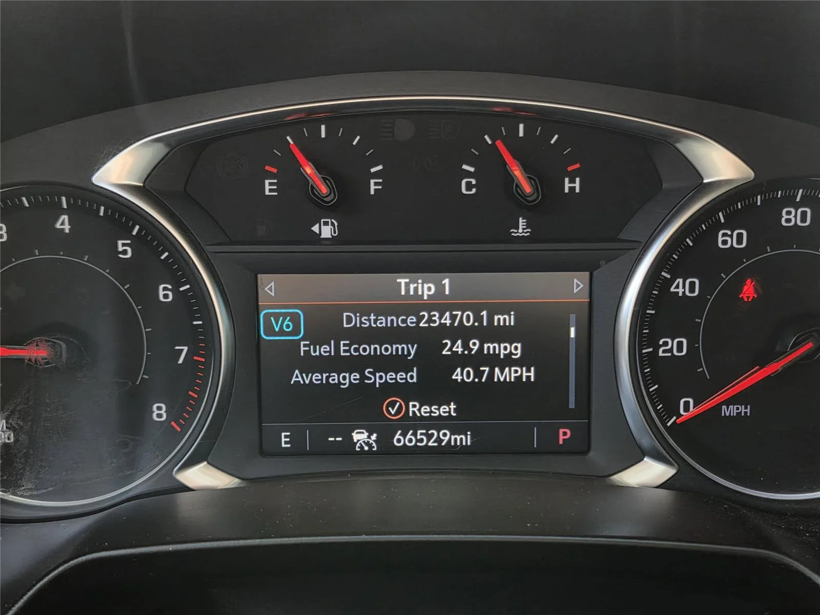Used 2024 Sterling Gray Metallic Chevrolet LT image 25