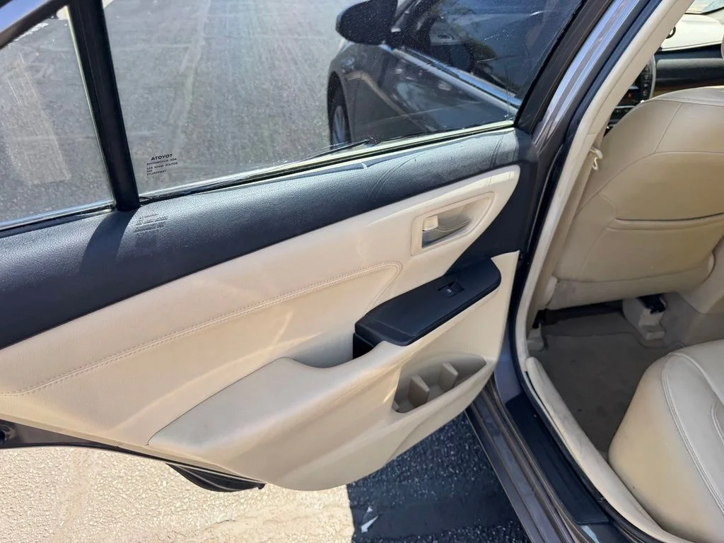 Used 2015 Gray Toyota XLE image 11