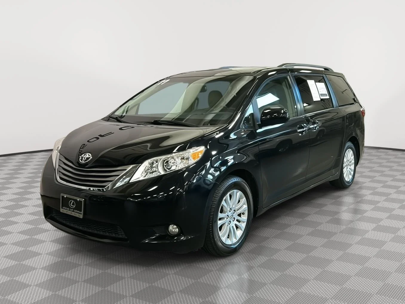Used 2017 Midnight Black Metallic Toyota XLE Premium image 3
