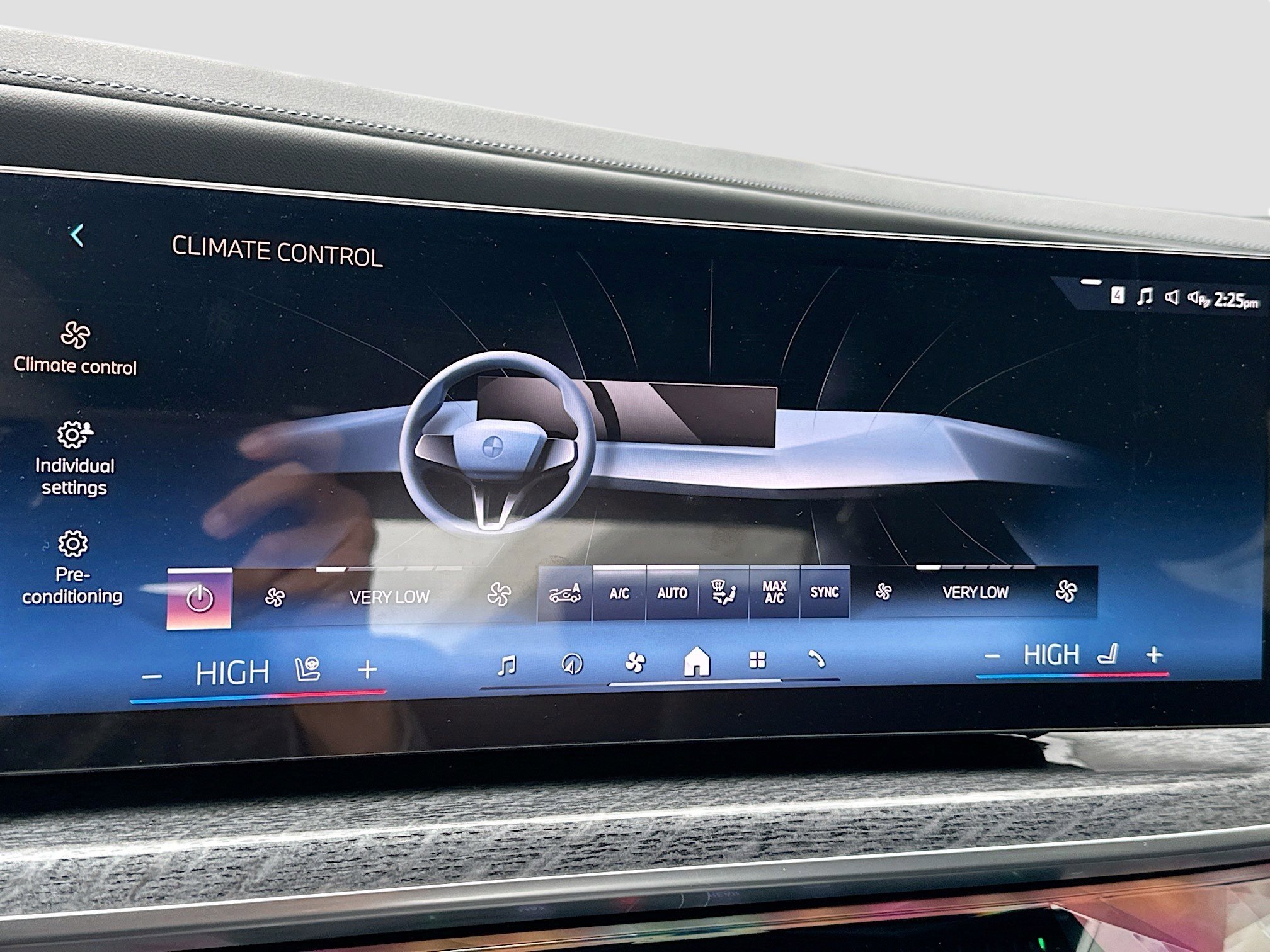 2025 BMW i7 50 - Photo 15