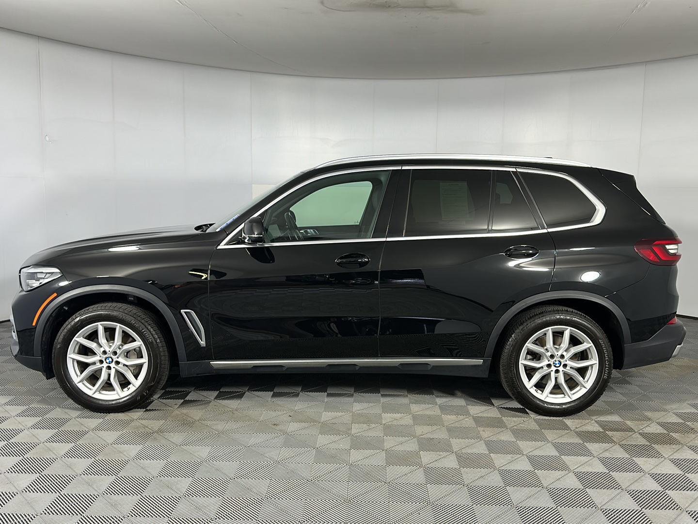 Used 2021 Jet Black BMW xDrive40i image 7