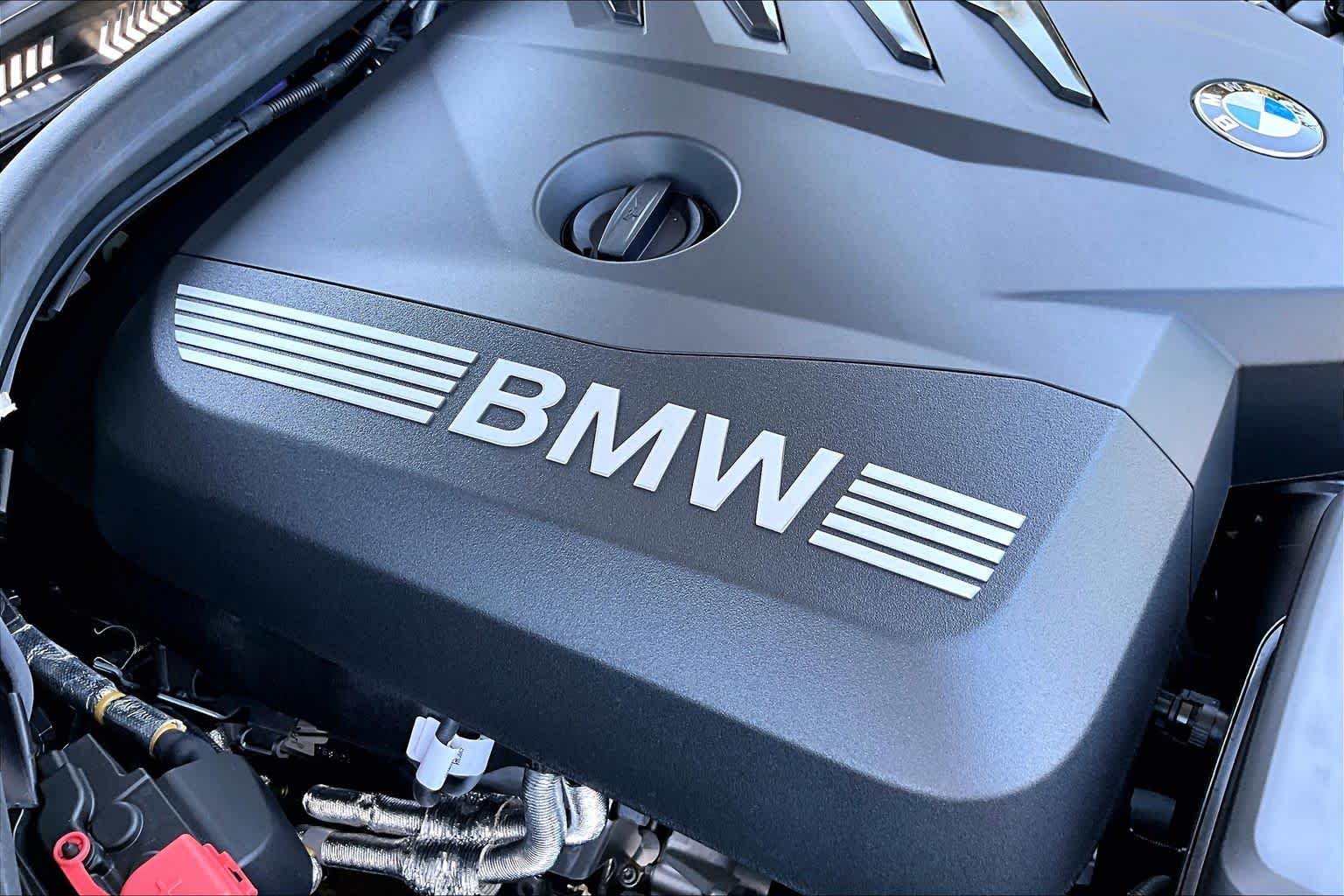 2025 BMW 3 Series 30