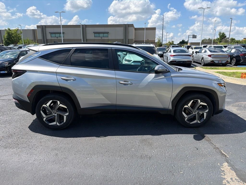 Used 2024 Silver Hyundai SEL Convenience image 8