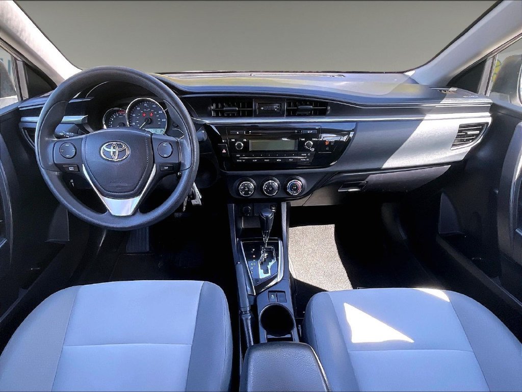 Used 2015 Silver Toyota L image 21