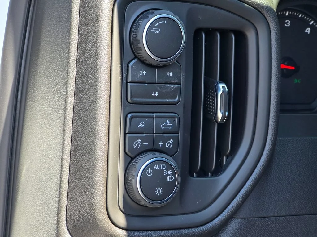 2026 Chevrolet Silverado 2500 HD Custom - Photo 34
