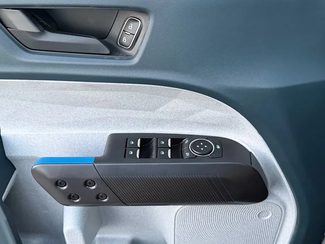 New 2026 Oxford White Ford XLT image 13