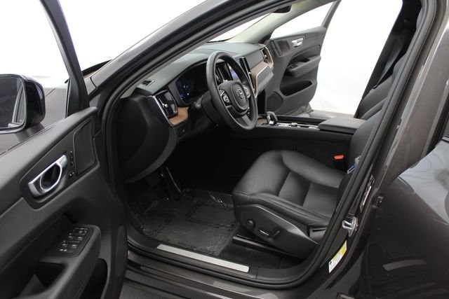 2023 Volvo XC60 Plus - Photo 12
