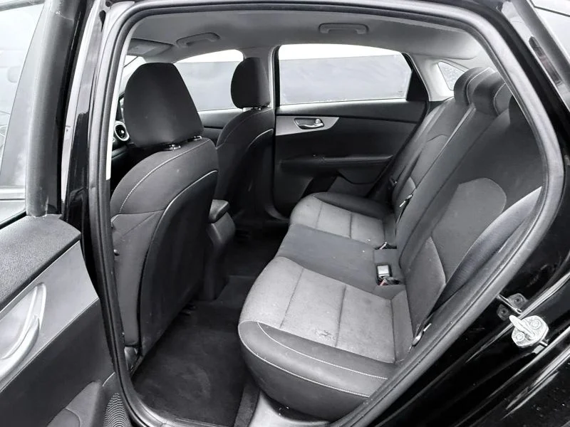 Used 2023  Kia LXS Sedan 4D image 28