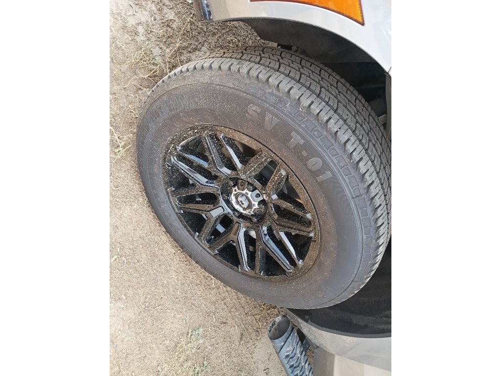 Used 2025 Gray Chevrolet Z71 image 37