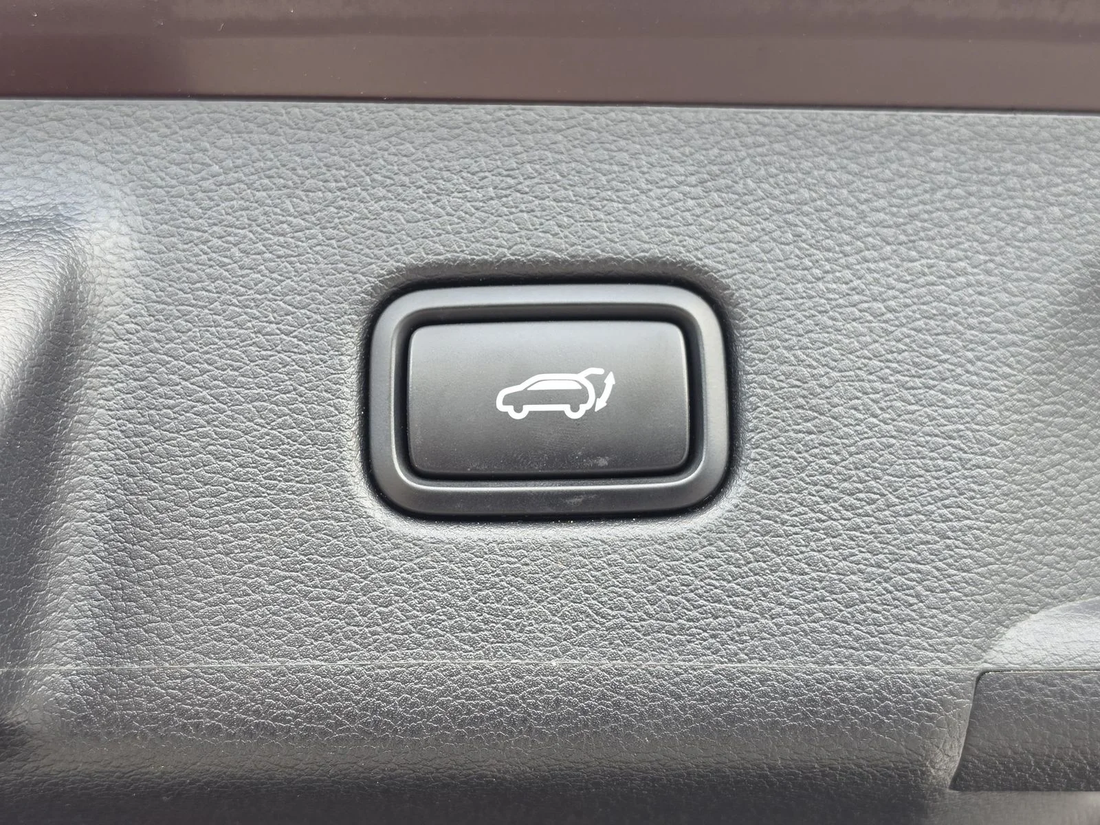 Used 2020 Red Hyundai Limited image 15