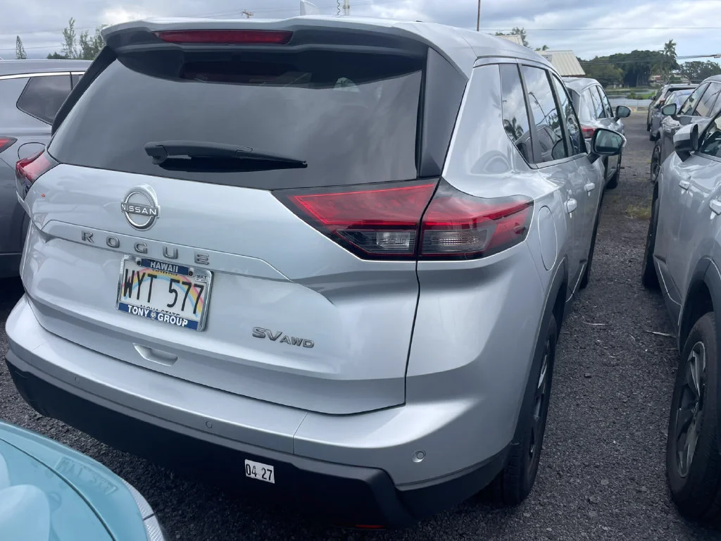 Used 2024 Silver Nissan SV image 5