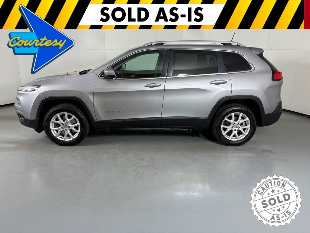Used 2018 Silver Jeep Latitude Plus image 5
