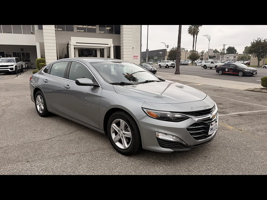 Used 2024 Sterling Gray Metallic Chevrolet LT image 1