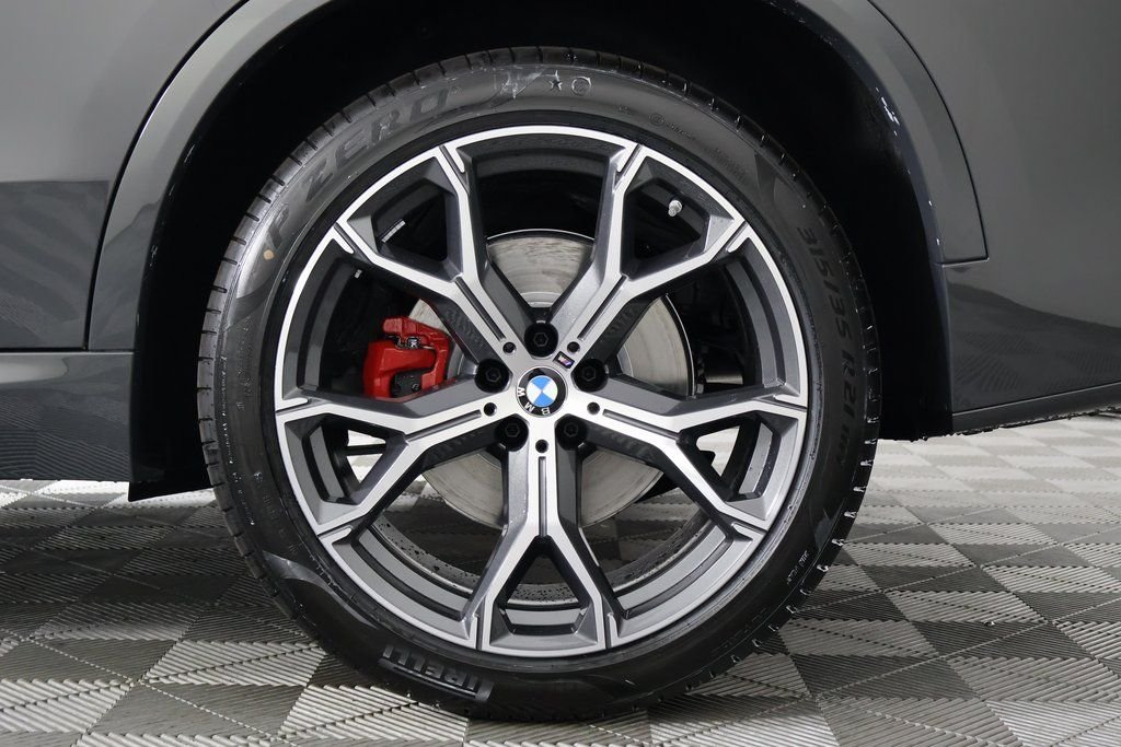 New 2026 Dravit Grey Metallic BMW xDrive40i image 10
