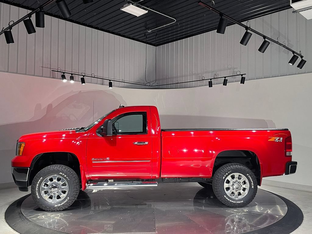 Used 2011 FIRE RED GMC SLE image 9