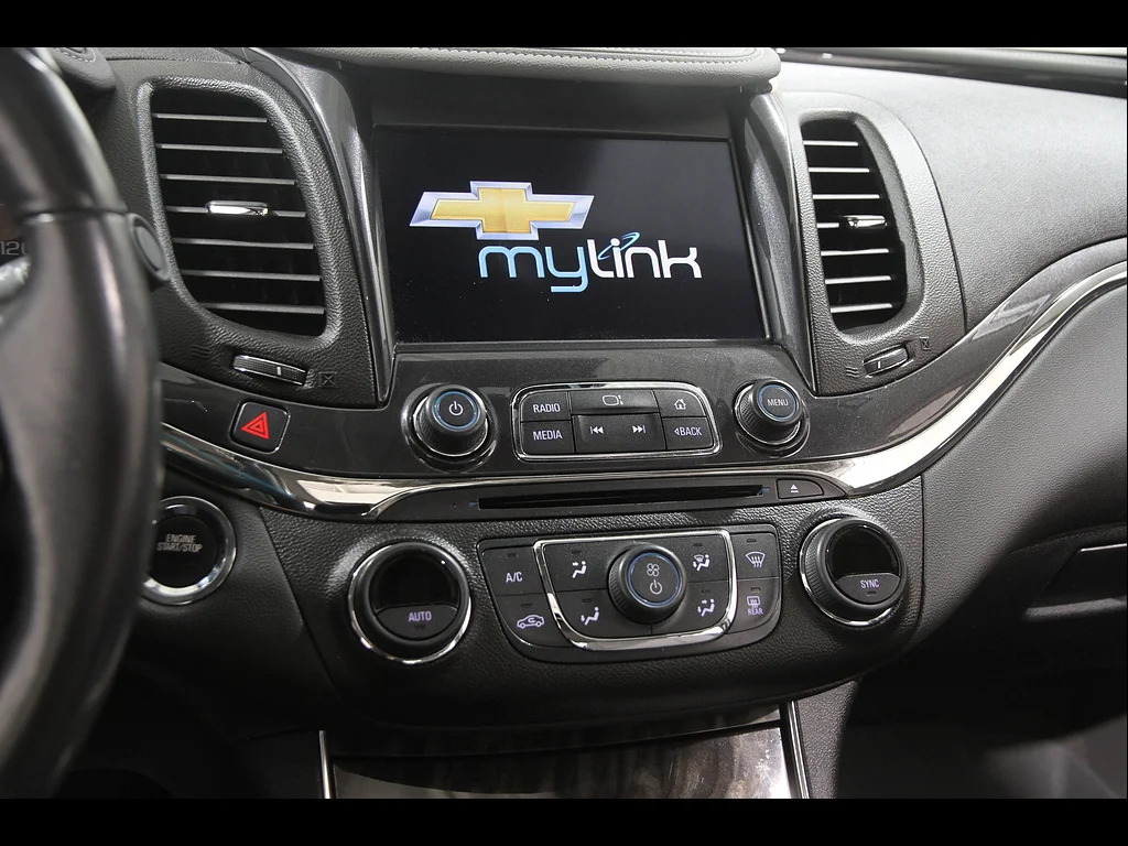 Used 2014 White Diamond Tricoat Chevrolet LTZ image 9