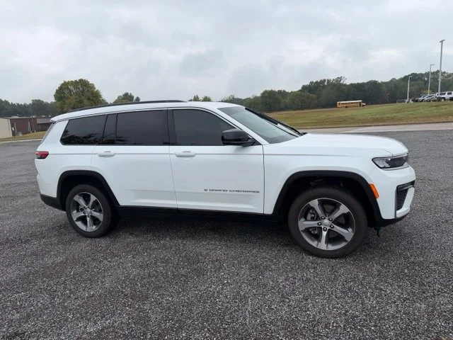 Used 2026 White Jeep Limited image 4