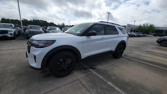 New 2026 Star White Metallic Tri-Coat Ford Tremor image 6