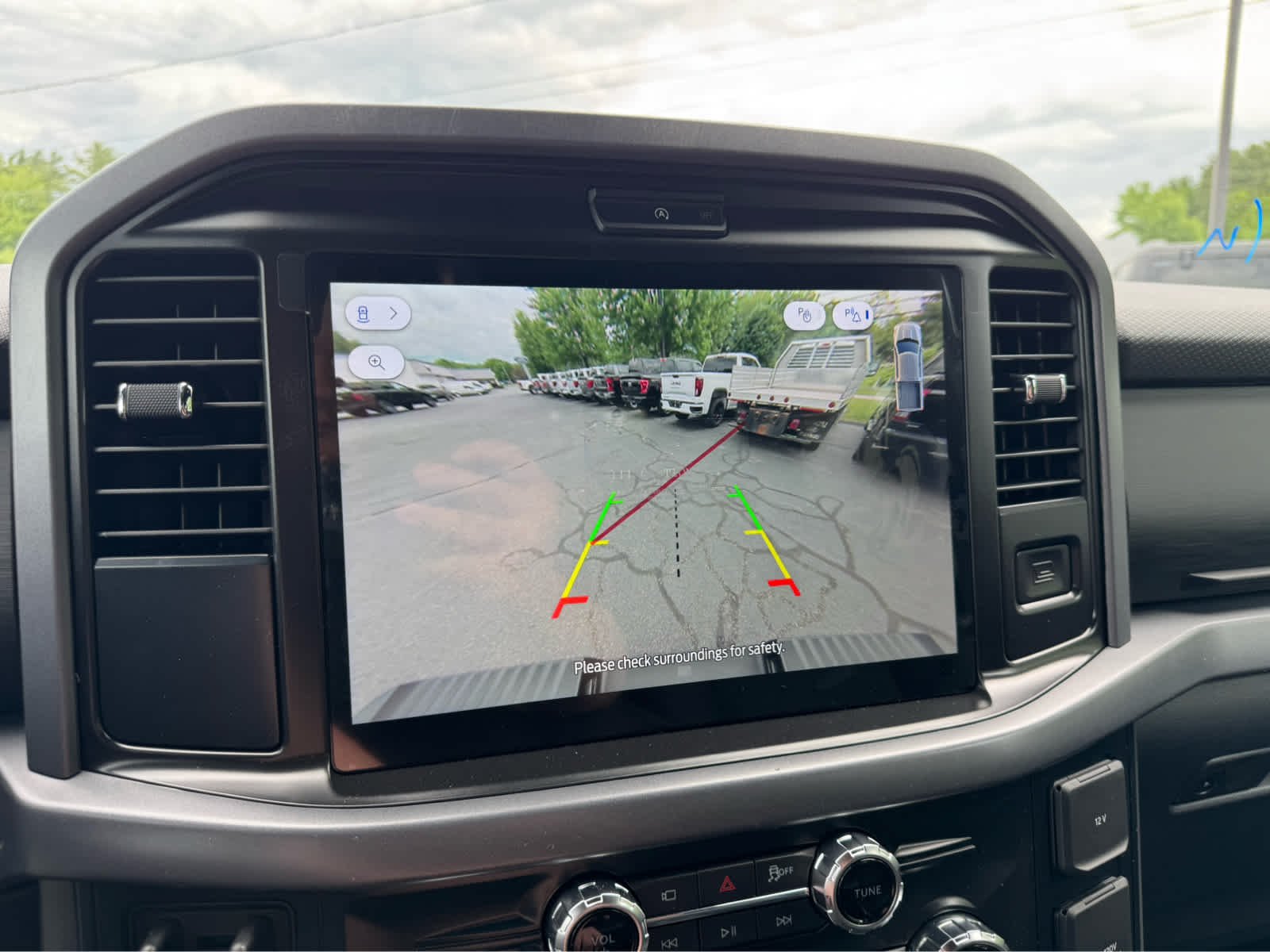 New 2026 Carbonized Gray Metallic Ford XLT image 22