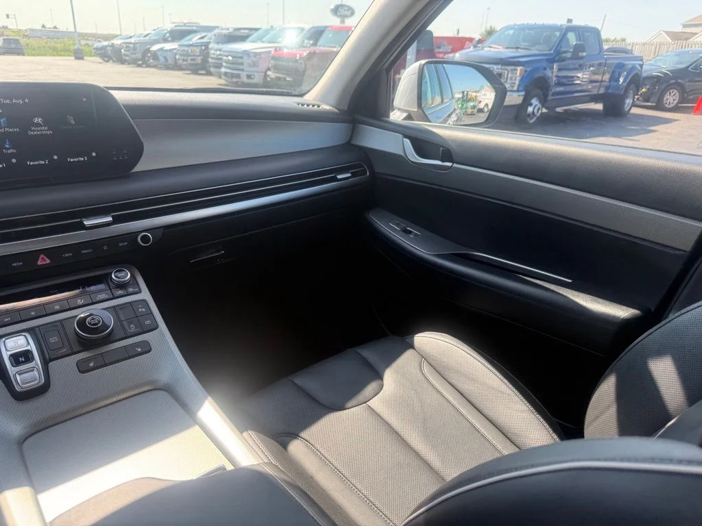 Certified Used 2025 Silver Hyundai SEL image 34