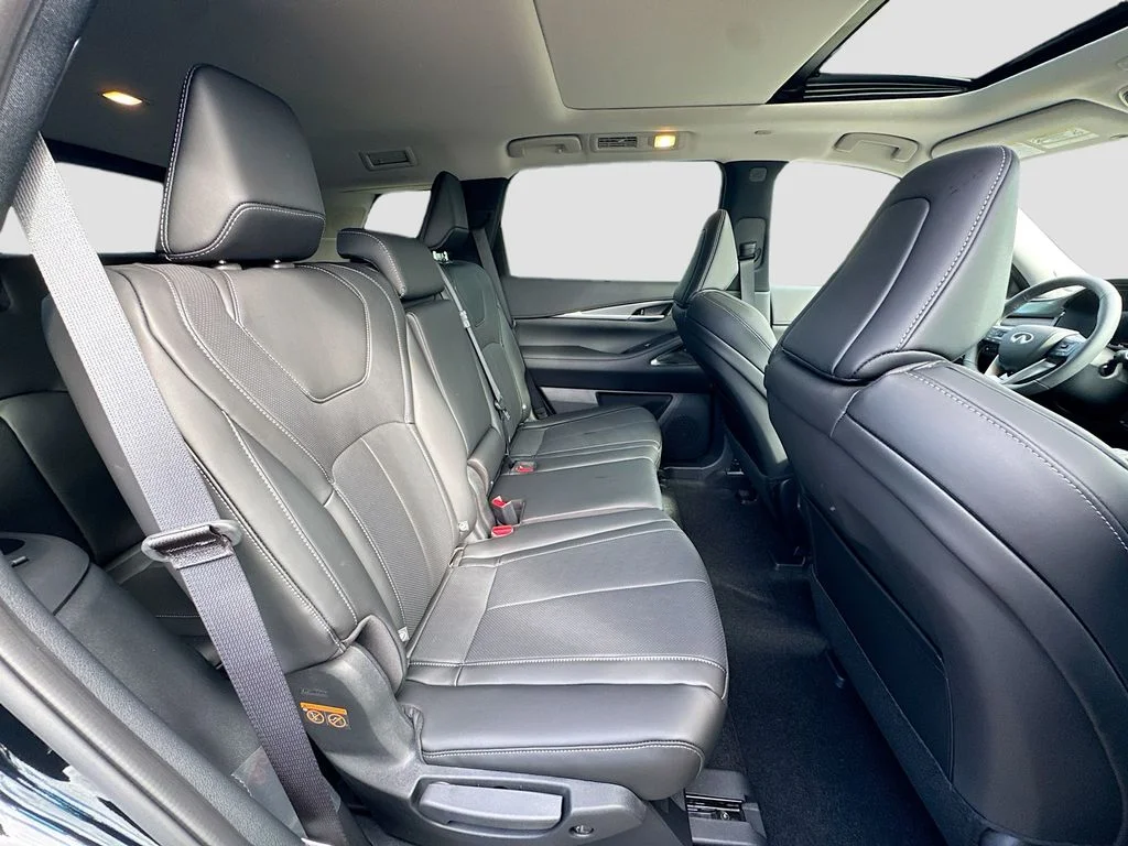 Certified Used 2026 Black INFINITI LUXE image 31