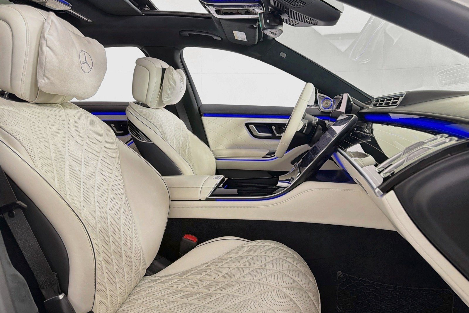 Certified Used 2023 MANUFAKTUR Diamond White Mercedes-Benz S 580 image 7