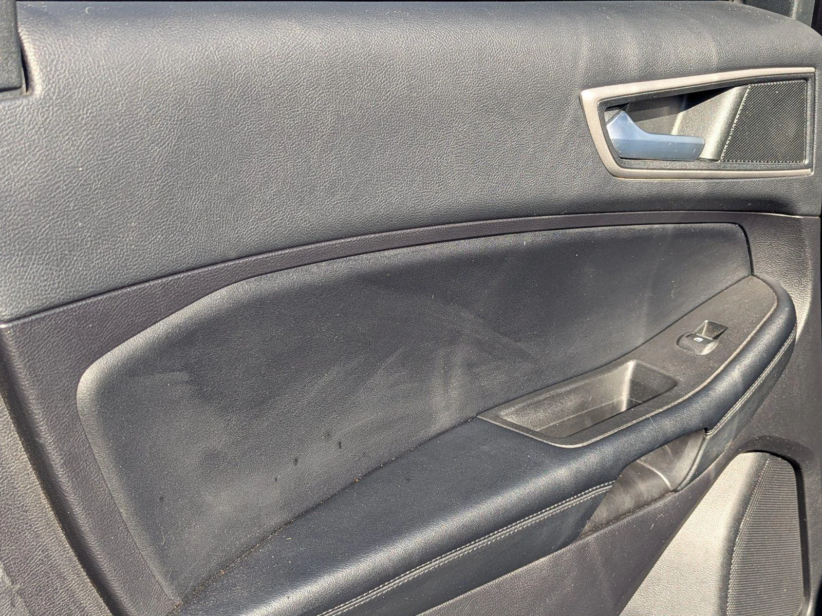 Used 2022 Agate Black Ford SEL image 32