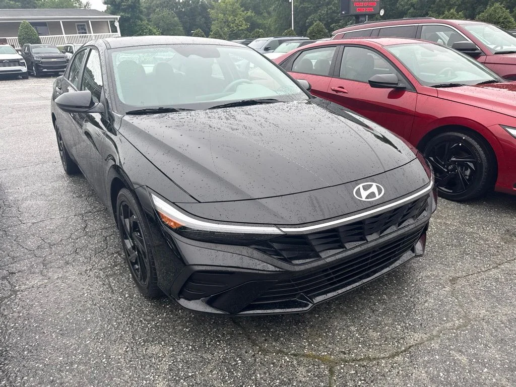 Used 2026 Black Hyundai SEL Sport image 2