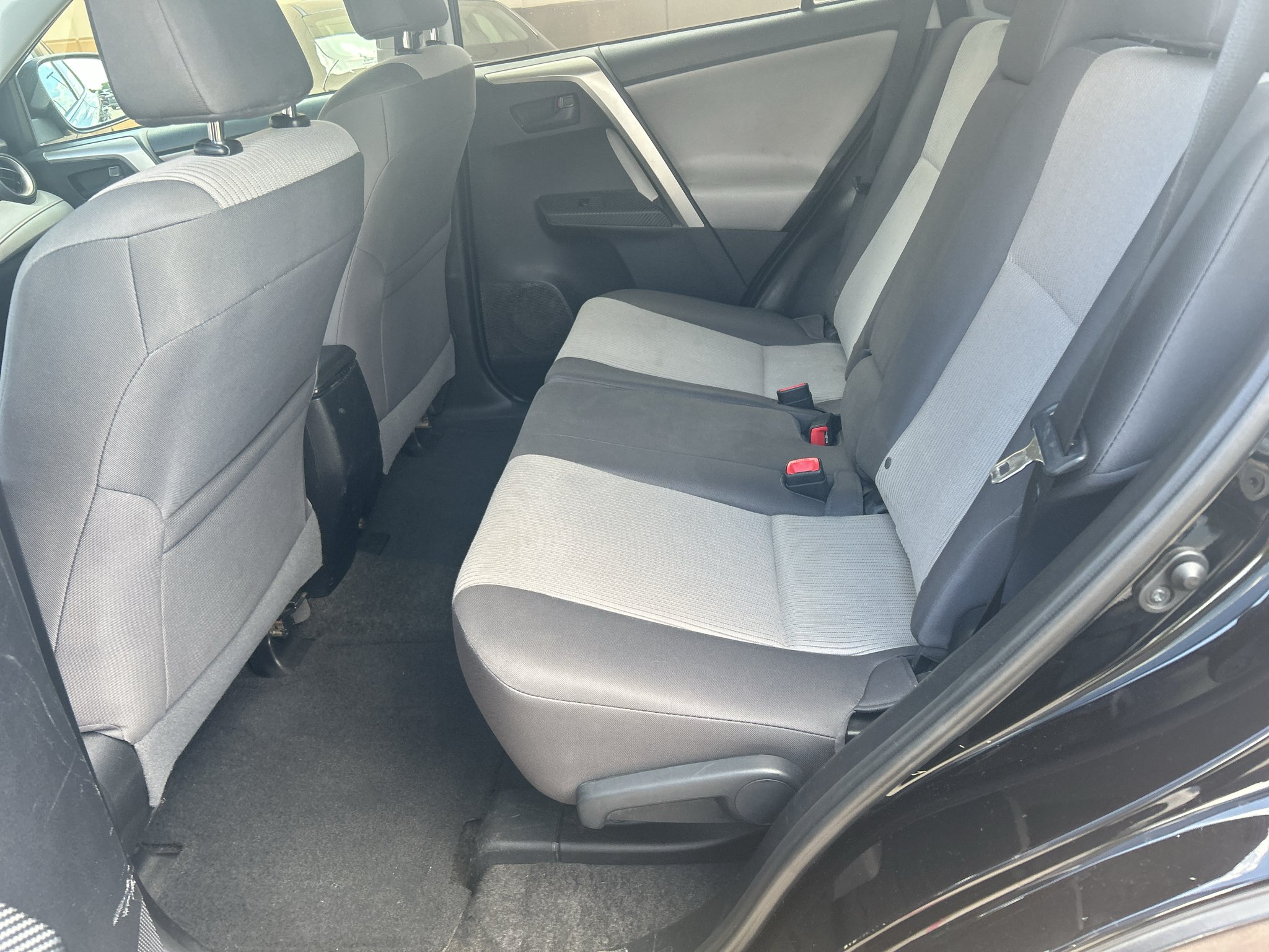 Used 2015 Black Toyota LE image 14