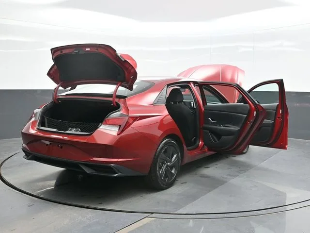 Used 2023 Red Hyundai SEL image 29
