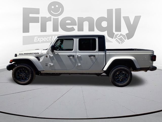 New 2026 Bright White Clear-Coat Exterior Paint Jeep 85th Anniversary Edition image 8