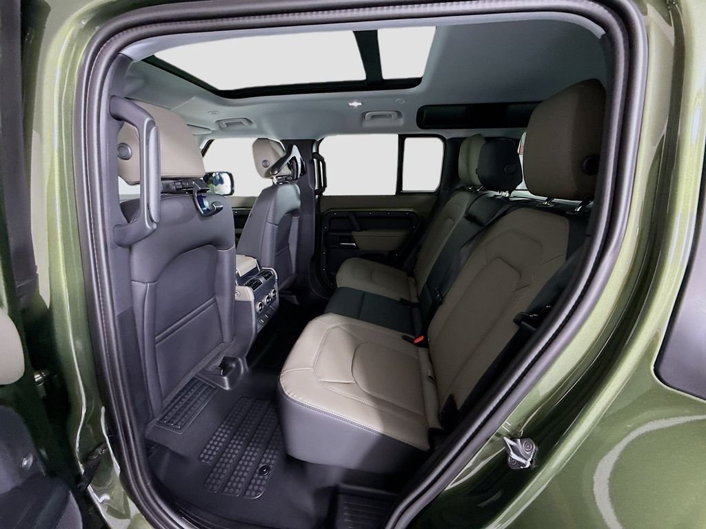 New 2026 Woolstone Green Land Rover S image 23