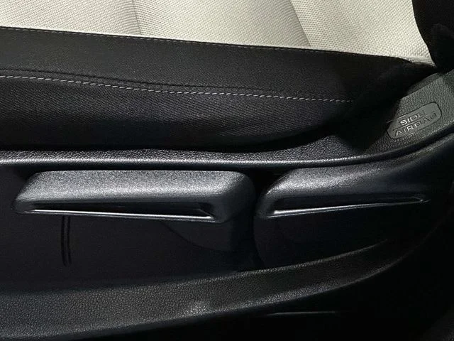 2025 Honda CR-V LX - Photo 14