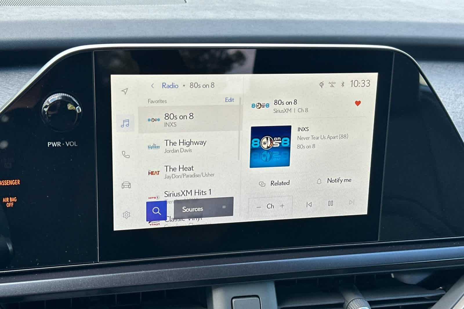 2025 Lexus UX 300h Premium - Photo 11