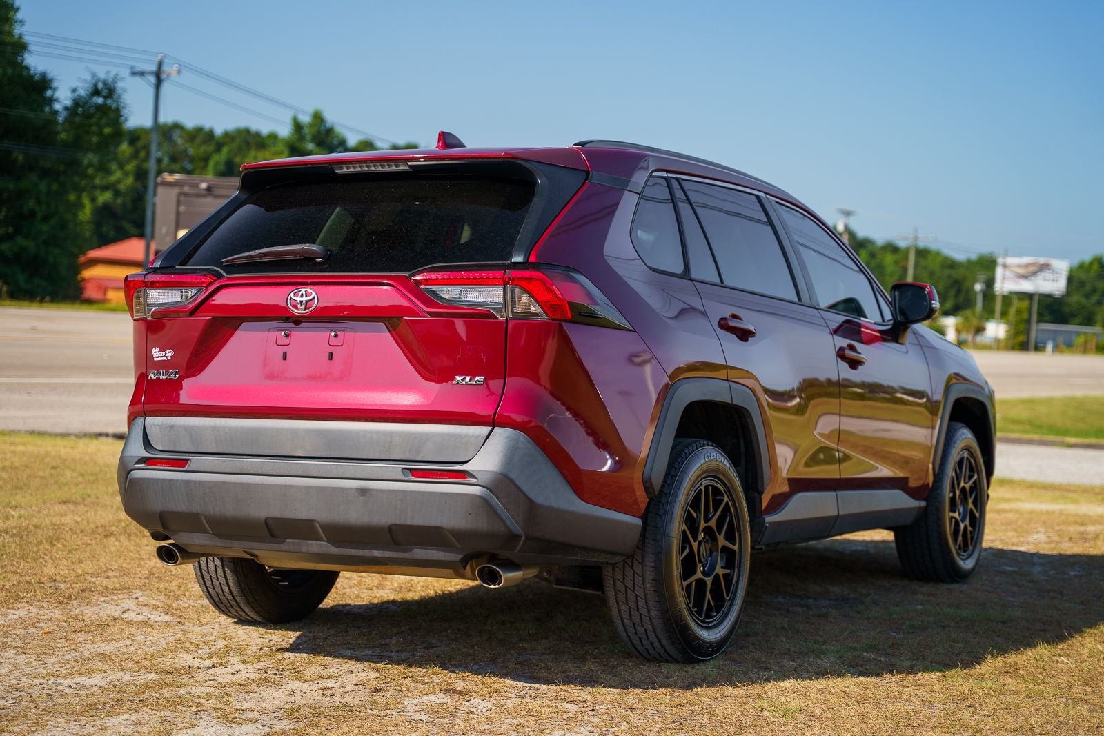 Used 2019 Red Toyota XLE image 6
