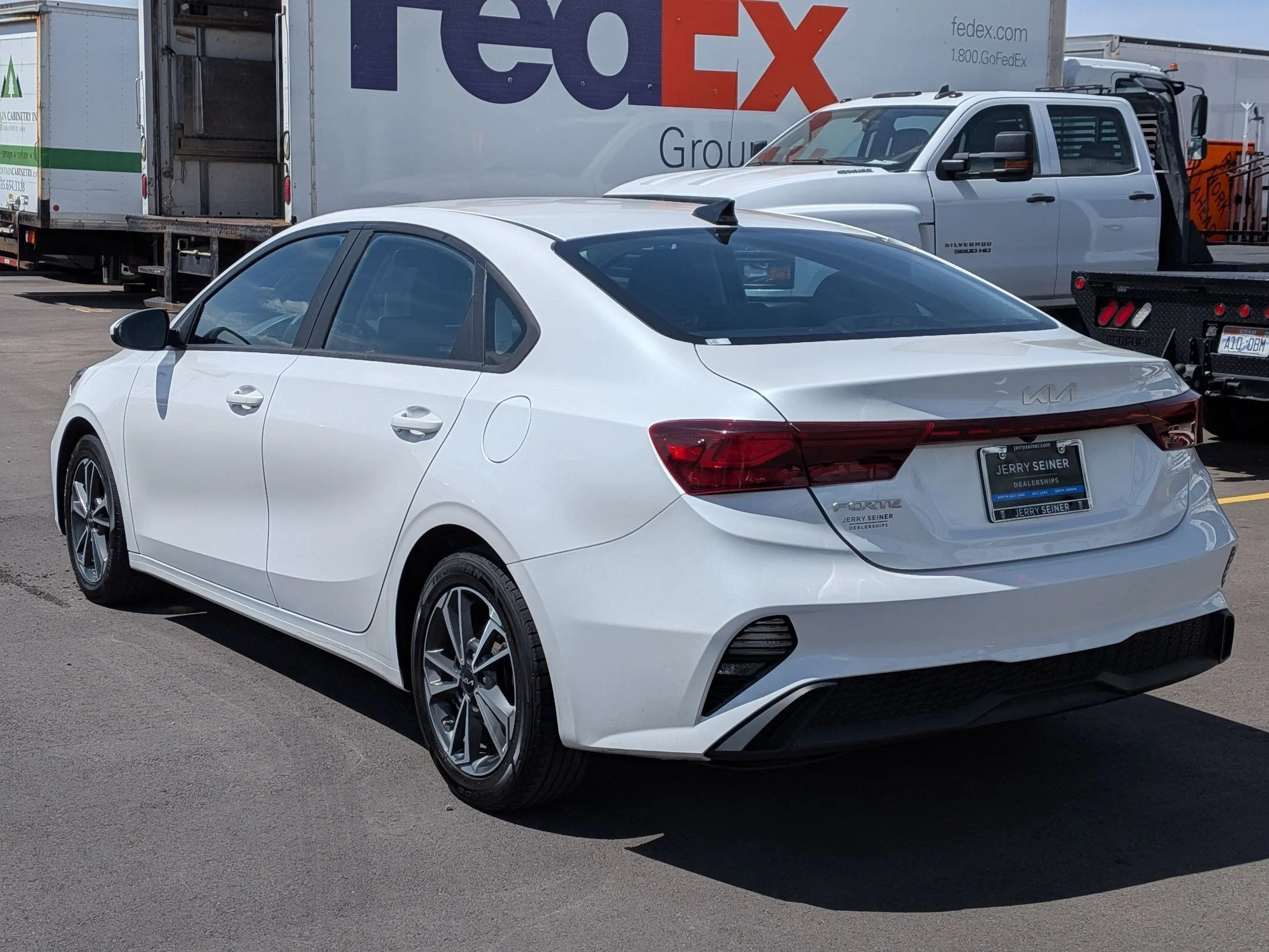 Used 2023 Snow White Pearl Kia LXS image 3