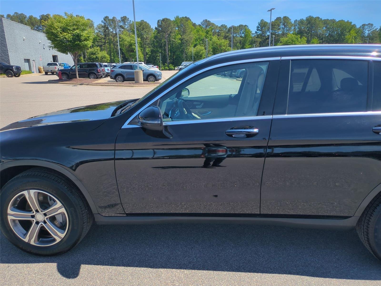 Used 2017 Black Mercedes-Benz GLC 300 image 15