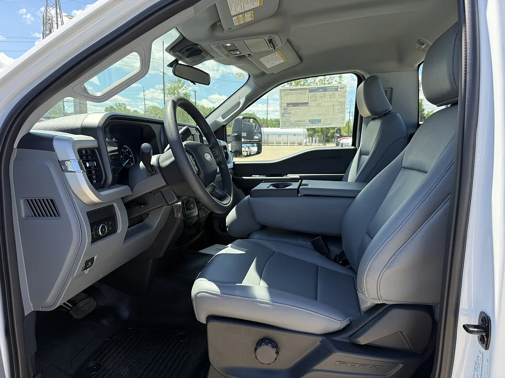 New 2026 Oxford White Ford F-550® XL image 5
