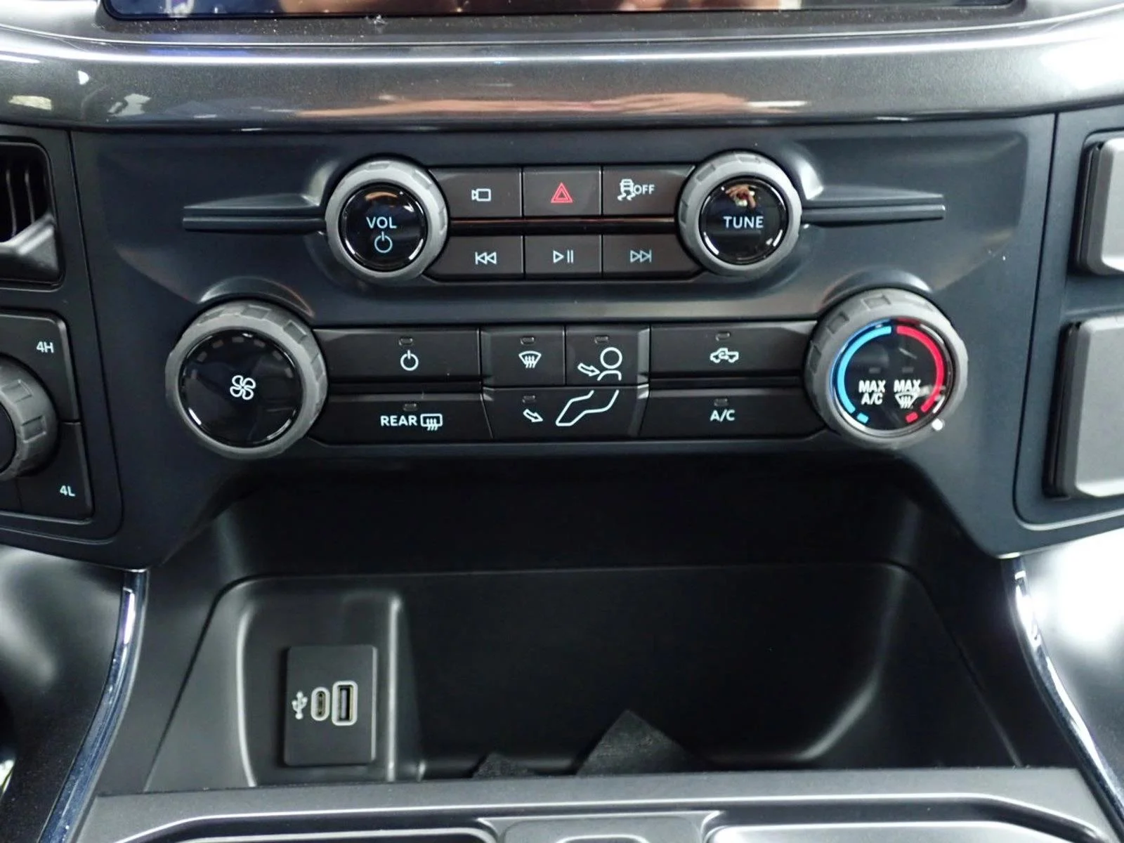 New 2026 Oxford White Ford STX® image 18