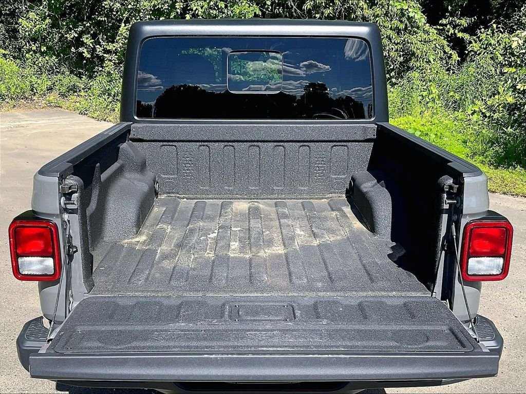 Used 2023 Gray Jeep Sport S image 28