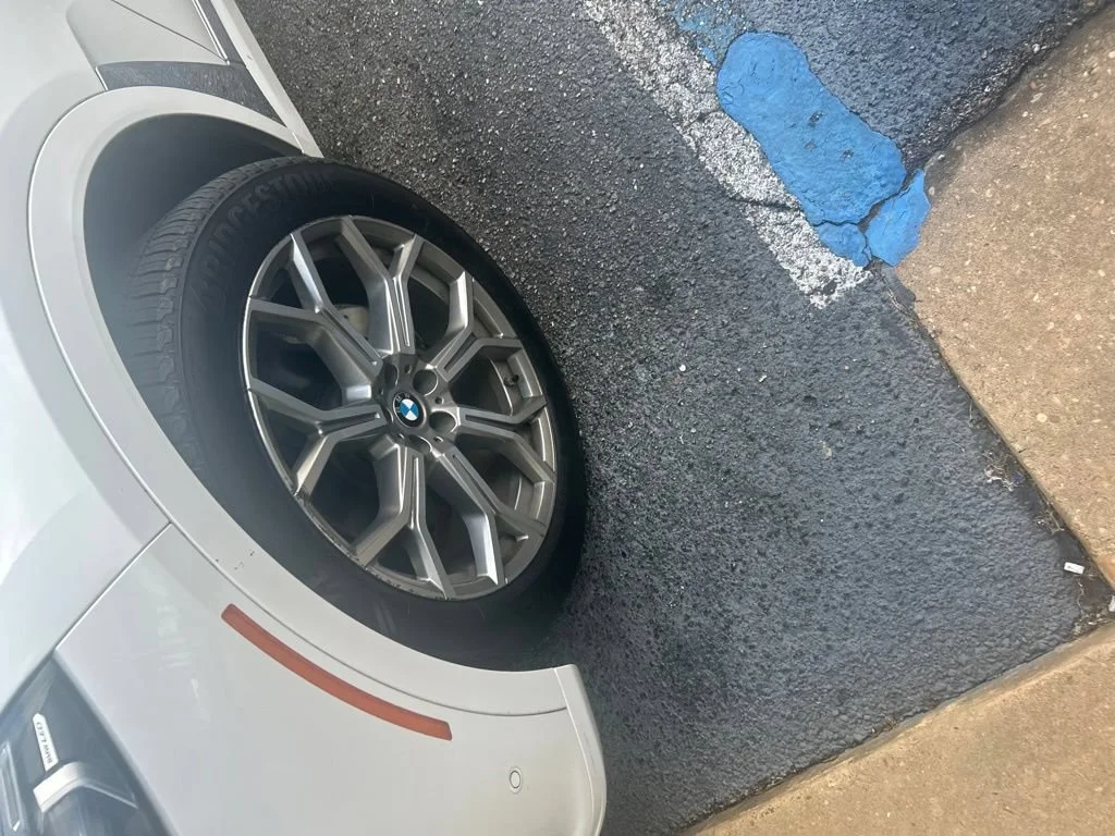 Used 2019 Mineral White Metallic BMW xDrive40i image 2