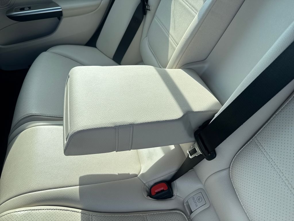 Used 2024 White Mercedes-Benz C 300 image 35