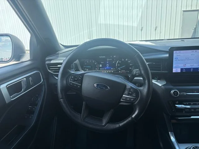 Used 2020 Black Ford XLT image 13