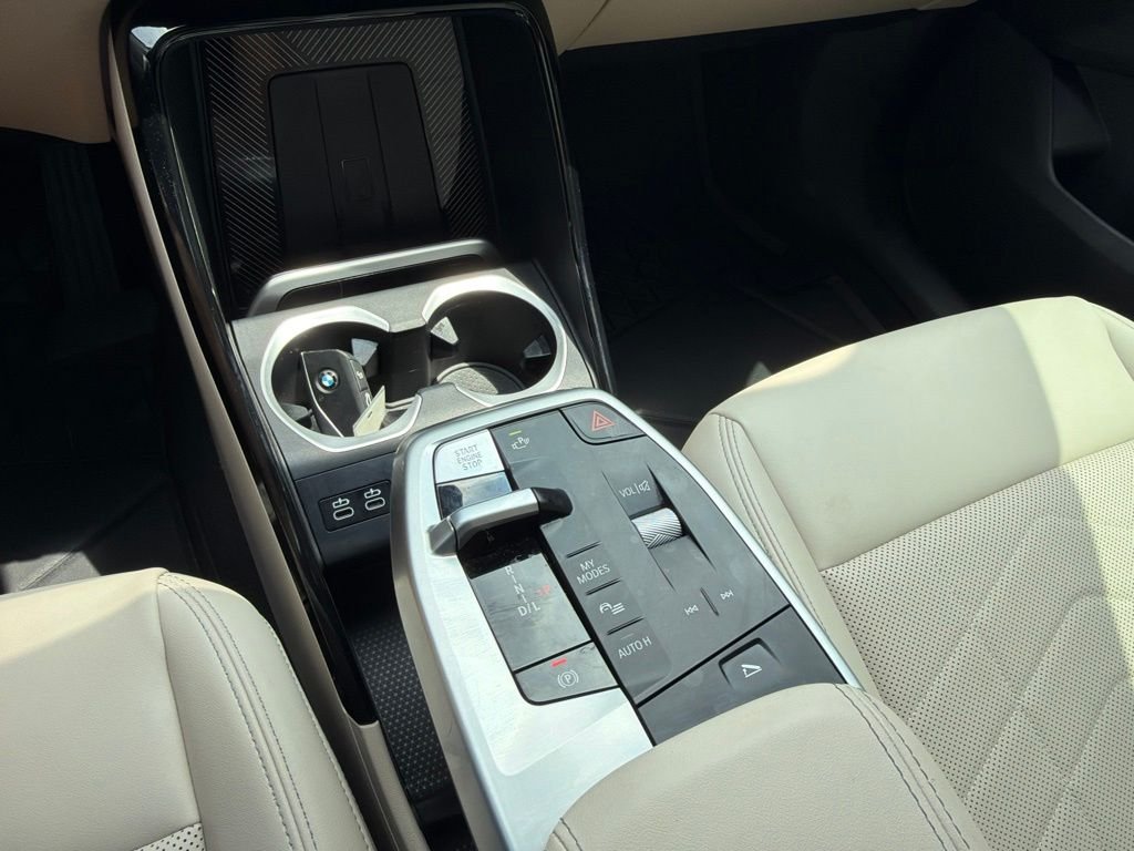 Used 2025 White BMW xDrive28i image 23