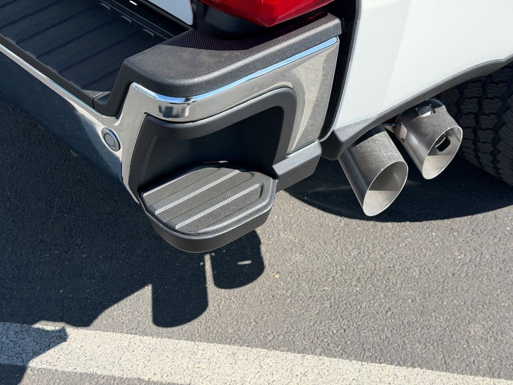 New 2026 Star White Metallic Tri-Coat Ford F-250® Lariat® image 10