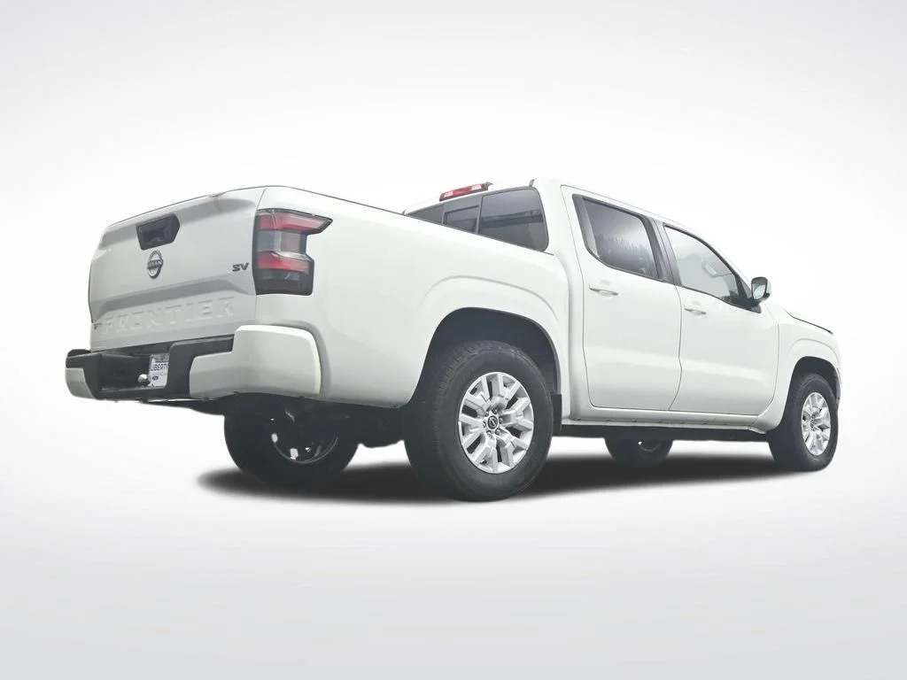 Used 2022 White Nissan SV image 34