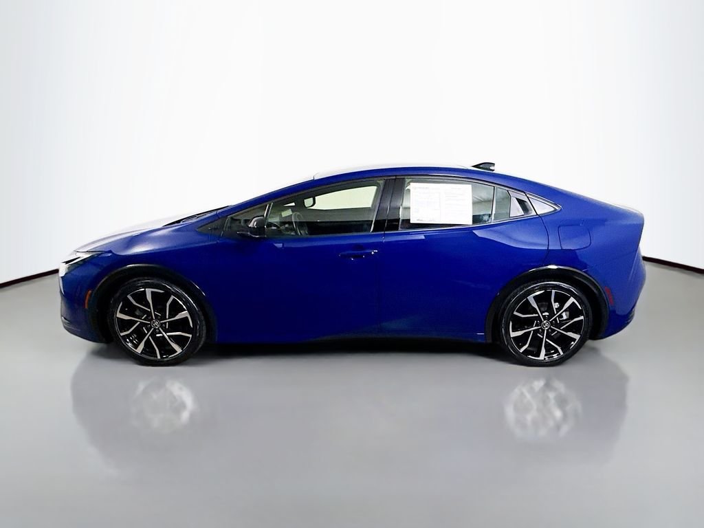 Used 2024 Reservoir Blue Toyota XSE image 4